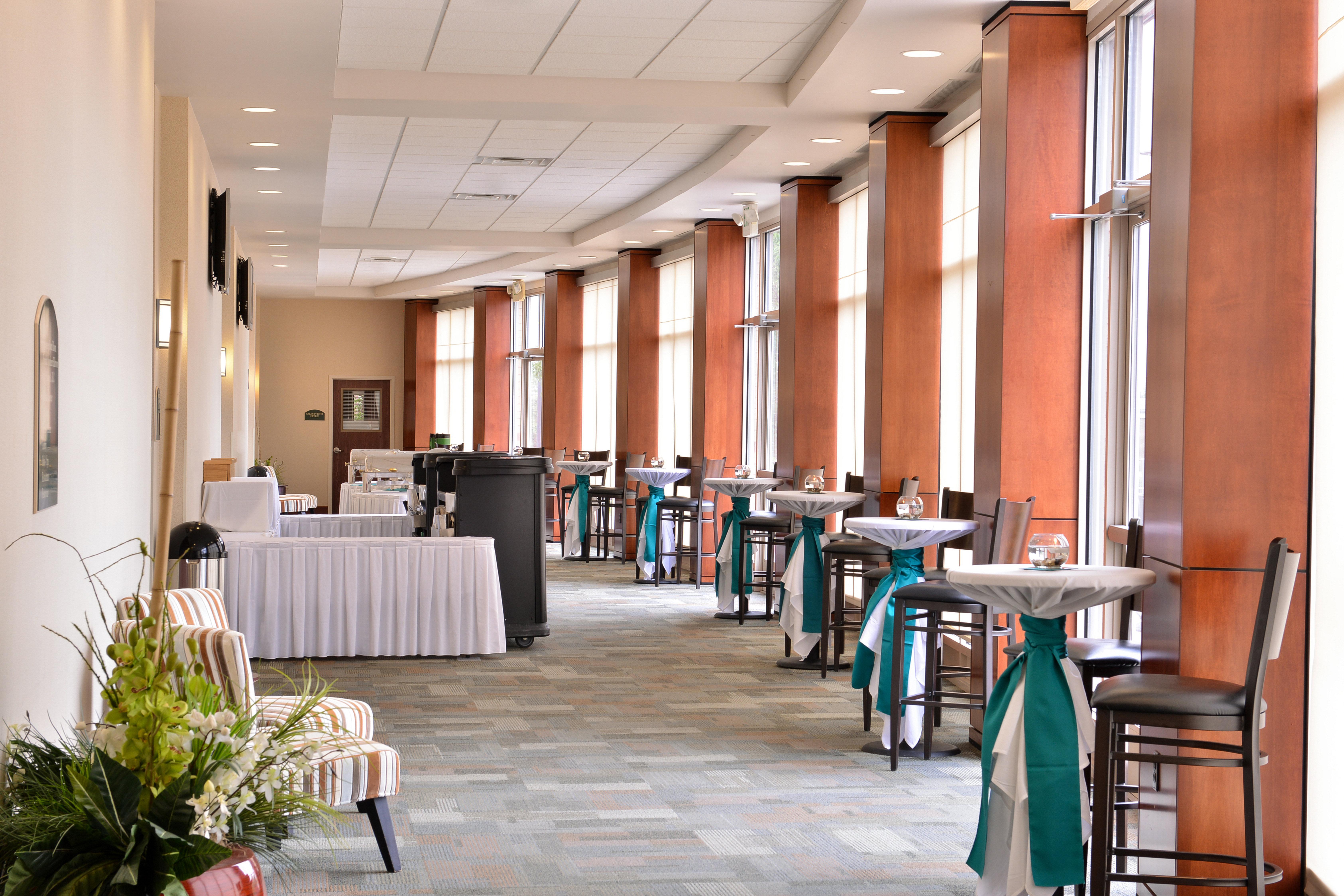 Holiday Inn Madison At The American Center By Ihg Экстерьер фото